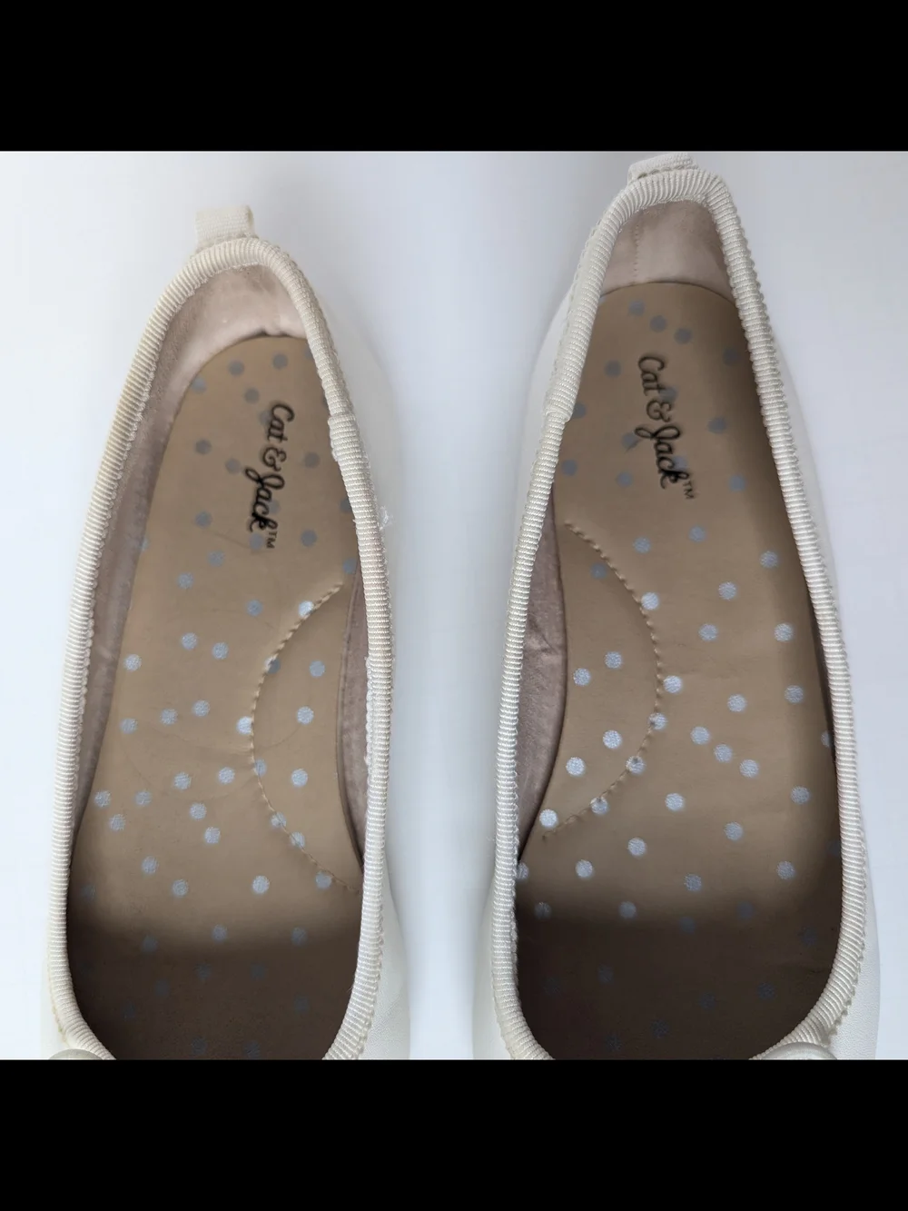 Cat & Jack Girls White Ballet Flats with Bow Accent 13